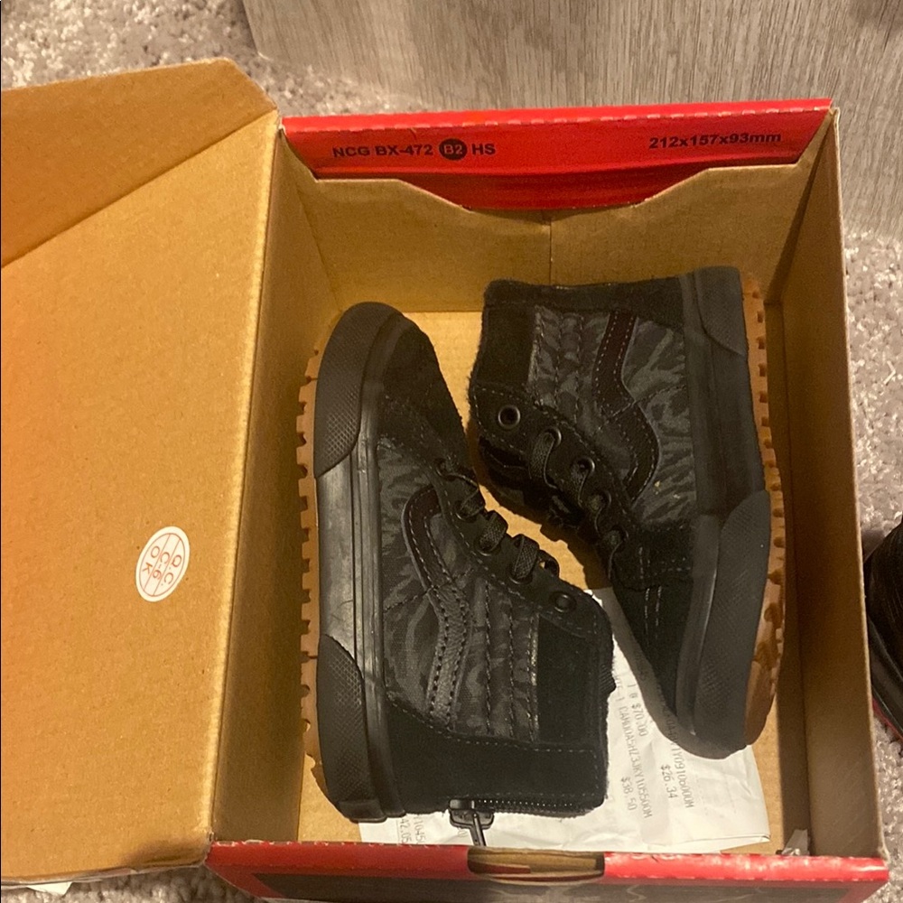 VANS Black High-Top Sneakers